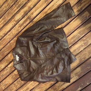 Vintage chocolate brown lamb leather jacket. Front zip no pockets